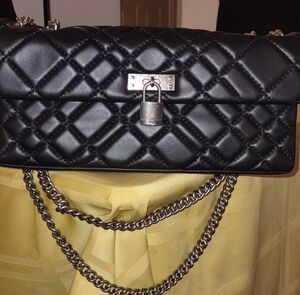 Kurt Geiger Elegant Black Quilted Leather Crossbody Chain Bag